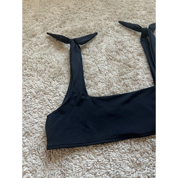 Frankies Bikinis Kendall Tie-Shoulder Bikini Top in Black Size MEDIUM - Picture 2 of 4